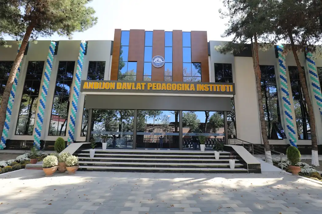 Andijon davlat pedagogika instituti binosi, Andijon